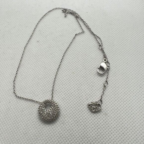 Swarovski Stone Small Pave Crystal Pendant Necklace Rhodium Plated 14” - Picture 2 of 5